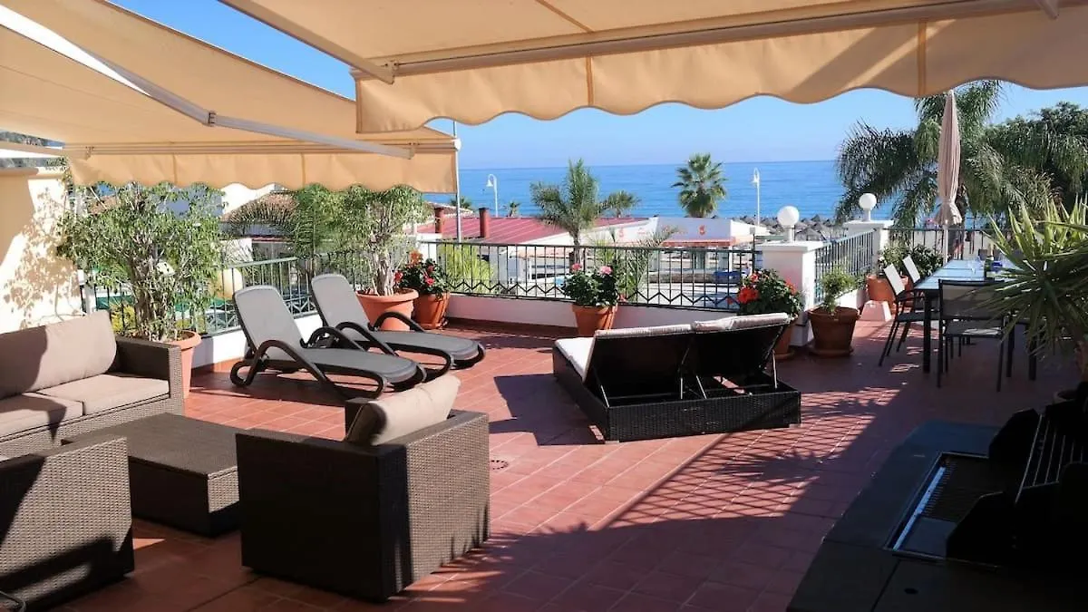 3 Bedroom Beach Frontline Apartment With Parking